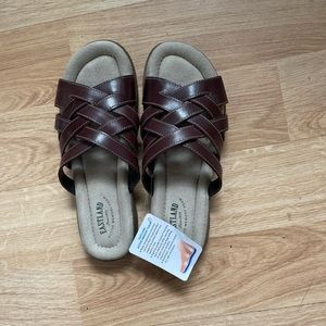 Eastland Active Memory Foam 9M Leather Upper. NWT